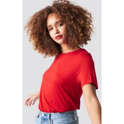 NA-KD Basic T-shirt basic z okrągłym dekoltem - Red. T-shirty damskie marki NA-KD Basic. Za 40.95 zł.