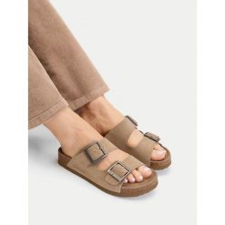 Klapki G-Star. Brązowe klapki damskie G-Star, bez wzorów, retro, bez obcasa. Za 179.99 zł.