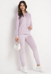Jasnofioletowy Komplet Dresowy z Weluru Bluza z Kapturem i Spodnie z Gumką w Pasie Avinlia. Fioletowe bluzy damskie Born2be, m, bez wzorów, z dresówki, z kapturem. Za 79.99 zł.
