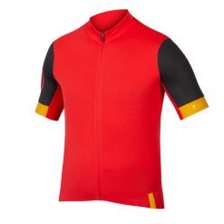 Jersey Endura FS260. Czerwone buty sportowe męskie ENDURA, bez wzorów, z jersey, bez kołnierzyka, bez ramiączek, rowerowe. Za 349.55 zł.