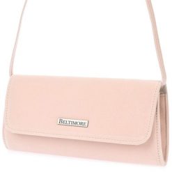 Kopertówka pudrowa Beltimore W65. Czerwone kopertówki damskie z aplikacjami, ze skóry, eleganckie, na ramię, zamszowe, bez dodatków. Za 87.99 zł.