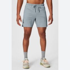 Krótki podwójny Fabletics The One 7". Szare buty sportowe męskie FABLETICS, bez zapięcia, na fitness i siłownię. Za 283.85 zł.