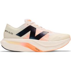 Buty męskie New Balance FuelCell SC Elite V4 MRCELCW4 – beżowe. Brązowe buty sportowe męskie New Balance, z gumy, bez zapięcia, do biegania. Za 869.99 zł.