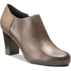 Półbuty GEOX - D Anny A A D745FA 0LC43 C6029 Taupe. Brązowe półbuty damskie Geox, prążkowane, klasyczne. W wyprzedaży za 279.00 zł.