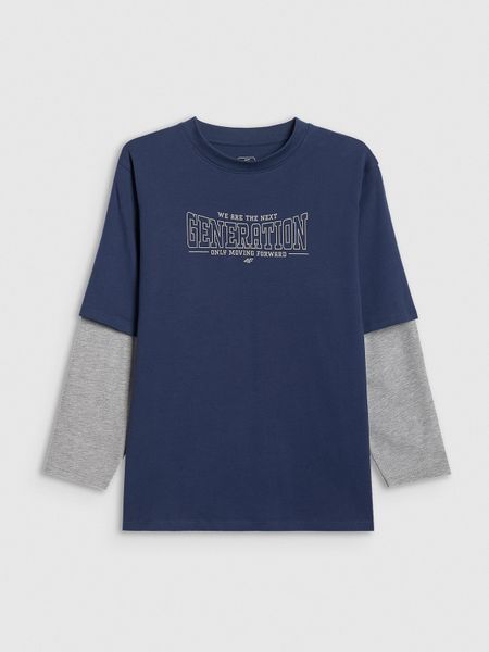 4F Longsleeve loose z nadrukiem chłopięcy - granatowy 146/152 (10-12 lat). Niebieskie t-shirty dla chłopców 4f, bez wzorów, z bawełny, bez ramiączek. Za 69.99 zł.