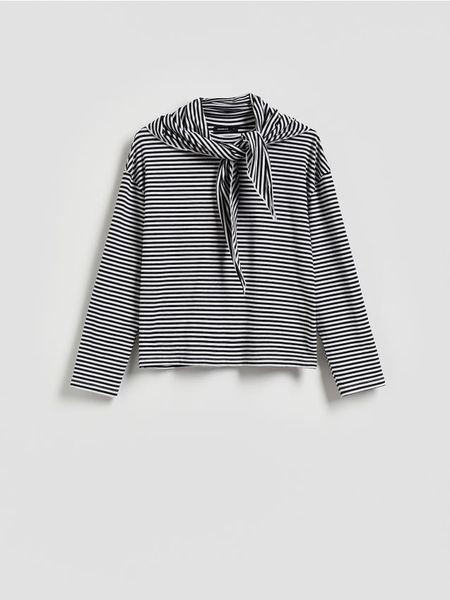 Bluzka z chustką - wielobarwny. Bluzki damskie Reserved, l, bez wzorów, z bawełny, bez kołnierzyka, bez ramiączek. W wyprzedaży za 59.99 zł.