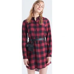 Koszulowa sukienka - Czarny. Sukienki damskie Cropp. Za 47.99 zł.