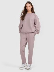 4F Spodnie dresowe damskie - beżowe M. Brązowe spodnie dresowe damskie 4f, l, bez wzorów, z bawełny, na fitness i siłownię. Za 129.99 zł.