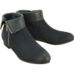 PIAZZA 961524-5 jeans, botki damskie. Botki damskie Piazza, z jeansu, bez obcasa, bez zapięcia. W wyprzedaży za 342.40 zł.