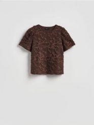 Kreszowany t-shirt - ciemnobrązowy. Brązowe t-shirty damskie Reserved, l, bez wzorów, z dzianiny, bez kołnierzyka. Za 89.99 zł.