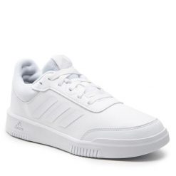 Sneakersy adidas. Białe półbuty dziewczęce Adidas, bez wzorów, sportowe, bez zapięcia. Za 129.99 zł.
