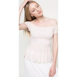 Review - Top. Szare topy damskie Review, z materiału, z dekoltem w łódkę, z krótkim rękawem. W wyprzedaży za 49.90 zł.