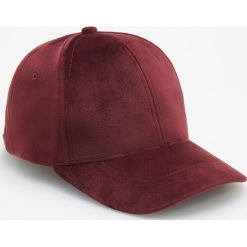 Czapka o aksamitnym połysku - Bordowy. Czerwone czapki i kapelusze damskie Reserved. Za 39.99 zł.