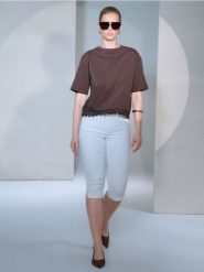 Bawełniana koszulka z ozdobną koronką - brązowy. Brązowe t-shirty damskie Sinsay, l, bez wzorów, z bawełny, bez kołnierzyka. Za 35.99 zł.