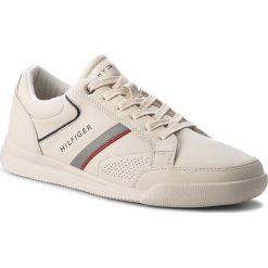 Sneakersy TOMMY HILFIGER - Corporate Detail Leather Sneaker FM0FM01620 Off White 156. Półbuty na co dzień męskie marki Tommy Hilfiger. W wyprzedaży za 329.00 zł.