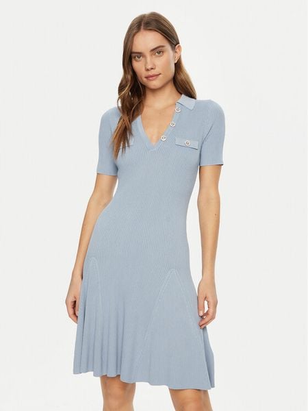 Guess Sukienka dzianinowa W5RK18 Z2U00 Niebieski Regular Fit. Niebieskie sukienki damskie Guess, s, z aplikacjami, z dzianiny, bez kołnierzyka, bez ramiączek. Za 259.99 zł.