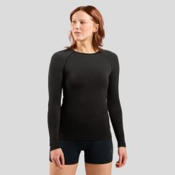 Bluza termoaktywna damska Odlo Performance Light Eco BL Top Crew Neck LS. Czarne bielizna termoaktywna damska Odlo, s, bez wzorów, bez kołnierzyka, bez ramiączek, do biegania. Za 224.99 zł.