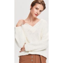 Sweter z domieszką moheru - Kremowy. Swetry damskie marki Reserved. W wyprzedaży za 69.99 zł.