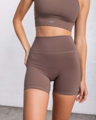 Szorty Essential Sporty - Latte. Zielone szorty sportowe damskie JOY STUDIO, s, bez wzorów, z materiału, sportowe, z podwyższonym stanem, na fitness i siłownię. Za 168.00 zł.