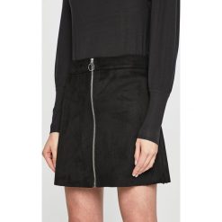 Only - Spódnica. Czarne spódnice damskie Only, s, bez wzorów, z materiału, casualowe, z podwyższonym stanem, mini, proste. W wyprzedaży za 49.90 zł.