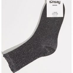 Połyskujące skarpetki - Czarny. Czarne skarpety damskie Sinsay. Za 9.99 zł.
