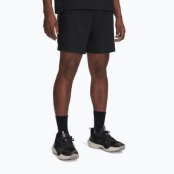 Spodenki do biegania męskie Under Armour Trail Run 5". Czarne krótkie spodenki sportowe męskie Under Armour, m, bez wzorów, do biegania. Za 189.99 zł.