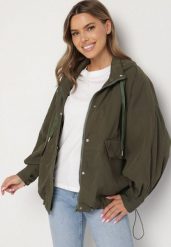Ciemnozielona Kurtka Oversize z Kapturem i Kieszeniami Malorea. Zielone kurtki damskie Born2be, bez wzorów, z jeansu, z kapturem. Za 179.99 zł.