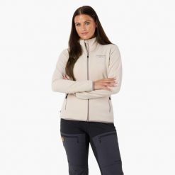 Bluza polarowa turystyka damska Swedemount Stryn Fleece szybkoschnąca. Białe bluzy damskie SWEDEMOUNT, bez wzorów, z polaru, bez kaptura, narciarskie. Za 125.00 zł.