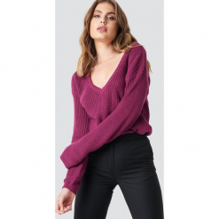 NA-KD Sweter z głębokim dekoltem V - Pink. Różowe swetry damskie NA-KD, dekolt w kształcie v. Za 121.95 zł.