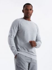 Sweter męski raglanowy z prążkowanymi rękawami – szary melanż V3 - Rozmiar: S. Szare swetry przez głowę męskie Ombre Clothing, m, z aplikacjami, z bawełny, bez kołnierzyka. W wyprzedaży za 79.99 zł.