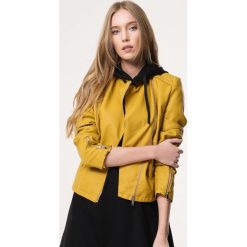 Żółta Ramoneska Postexist. Żółte kurtki damskie Born2be, l, bez wzorów, bez kaptura. Za 189.99 zł.