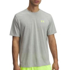 Męska koszulka sportowa Under Armour UA Tech Geotessa Green. Zielone koszulki sportowe męskie Under Armour, m, bez wzorów, z materiału, bez kołnierzyka, bez ramiączek, na fitness i siłownię. Za 140.90 zł.