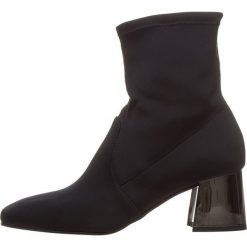 Botki "Hermy" w kolorze czarnym. Botki damskie marki ESPRIT. W wyprzedaży za 272.95 zł.