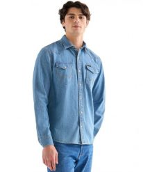 MĘSKA KOSZULA JEANSOWA WRANGLER WESTERN SHIRT LAKE 112378474. Koszule męskie Wrangler, m, bez wzorów, z jeansu, bez kołnierzyka, bez ramiączek. Za 189.99 zł.