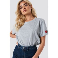 NA-KD T-shirt Rose Sleeve Embroidery - Grey. T-shirty damskie marki NA-KD. W wyprzedaży za 24.38 zł.