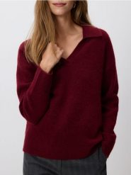 Sweter z kołnierzykiem - ciemnofioletowy. Fioletowe swetry damskie Reserved, l, bez wzorów, z dzianiny, bez kołnierzyka, bez ramiączek, bez kaptura. Za 129.99 zł.
