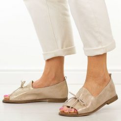 Złote skórzane płaskie sandały damskie Potocki 12824. Żółte sandały damskie POTOCKI, bez wzorów, z jeansu, bez obcasa, na płaskiej podeszwie, bez zapięcia. Za 219.00 zł.