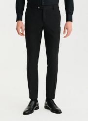 PAKO LORENTE – Czarne spodnie ganiturowe. Czarne eleganckie spodnie męskie Pako Lorente, m, bez wzorów, z elastanu. Za 599.99 zł.