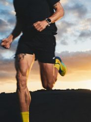 4F Spodenki do biegania szybkoschnące męskie - czarne L. Czarne krótkie spodenki sportowe męskie 4f, l, bez wzorów, do biegania. Za 149.99 zł.