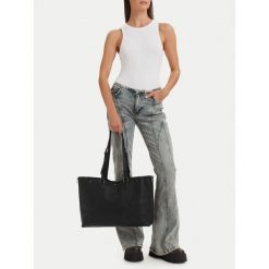 Torebka G-Star. Czarne torebki do ręki damskie G-Star, bez wzorów, retro, bez dodatków. Za 299.99 zł.