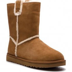 Buty UGG - W Classic Short Spill Seam 1098078 W/Che. Kozaki damskie marki UGG. W wyprzedaży za 519.00 zł.