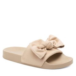 Klapki Clara Barson. Brązowe klapki damskie Clara Barson, bez wzorów, bez obcasa. Za 48.99 zł.