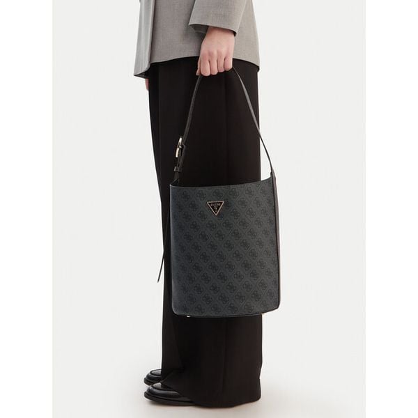 Torebka Guess. Czarne torebki do ręki damskie Guess, z aplikacjami, klasyczne, bez dodatków. Za 382.99 zł.