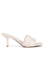 JENNY Klapki RZ45505413 Beżowy. Brązowe klapki damskie Jenny, bez wzorów, z materiału, bez obcasa. Za 139.99 zł.