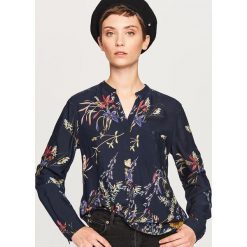 Koszula w kwiaty - Granatowy. Koszule damskie marki Reserved. Za 69.99 zł.