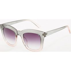 Okulary przeciwsłoneczne - Różowy. Czerwone okulary przeciwsłoneczne damskie Reserved. Za 39.99 zł.