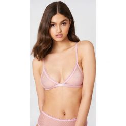 NA-KD Lingerie Siateczkowy biustonosz z falbanką - Pink. Różowe biustonosze NA-KD Lingerie, z haftami. Za 40.95 zł.