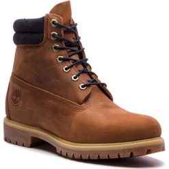 Trapery TIMBERLAND - 6 In Double Collar Boot TB0A1QZJD351 Rawhide. Brązowe śniegowce i trapery męskie Timberland, z gumy. W wyprzedaży za 539.00 zł.