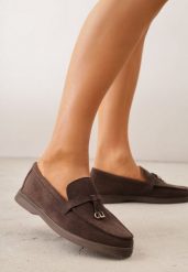 Ciemnobrązowe Lekkie Mokasyny VICES z Metalowymi Ozdobami i Skórzaną Wkladką Adrialee. Brązowe mokasyny damskie Born2be, z materiału, klasyczne. Za 89.99 zł.