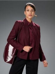 Torebka worek z imitacji skóry - bordowy. Czerwone torebki do ręki damskie Sinsay, bez wzorów, ze skóry, bez dodatków. Za 59.99 zł.